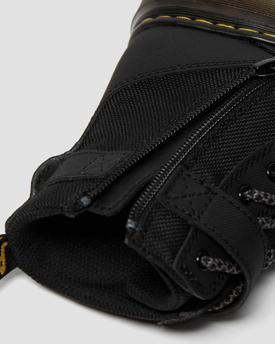 svarta dr martens combs tech barnstövlar