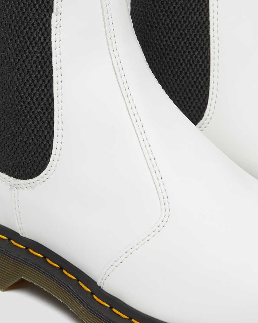 vita dr martens 2976 yellow stitch smooth chelsea stövlar för herr