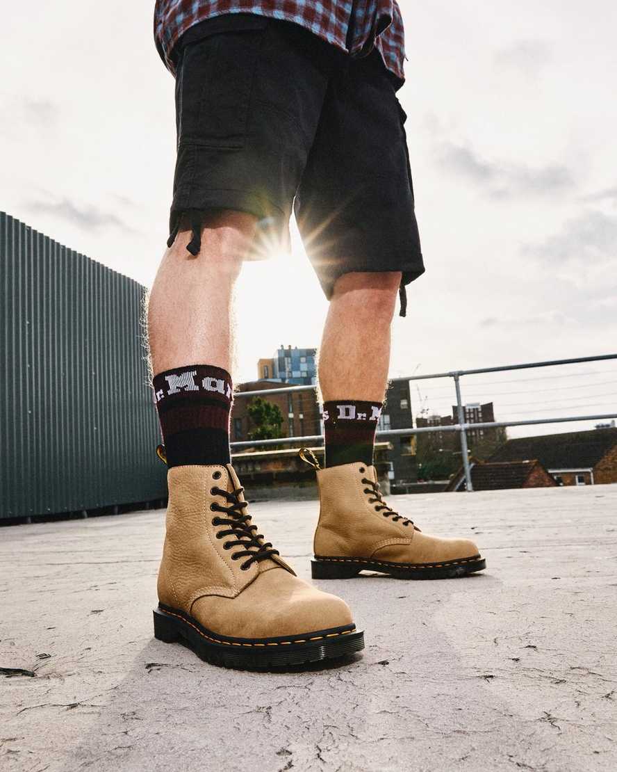 bruna dr martens 1460 pascal herrstövlar med snörning
