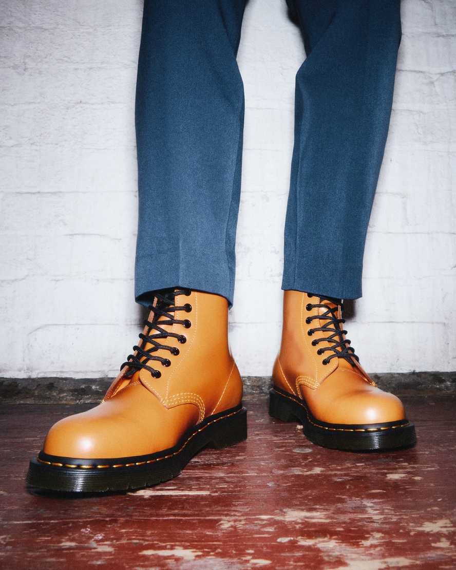 orange dr martens 1460 smooth herrstövlar med snörning