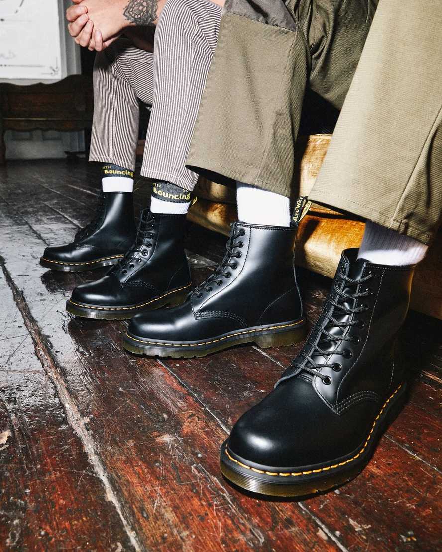 svarta dr martens 1460 smooth herrstövlar med snörning