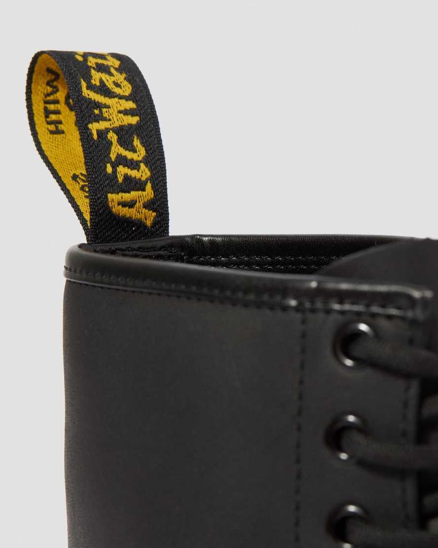 svarta dr martens 1460 greasy herrstövlar med snörning