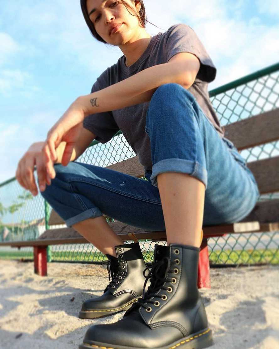 svarta dr martens 1460 felix herrstövlar med snörning