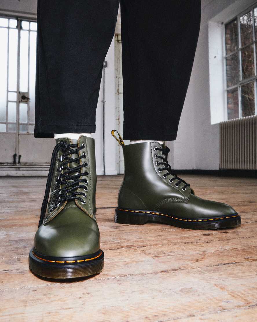 gröna dr martens 1460 pascal verso smooth herrstövlar med snörning