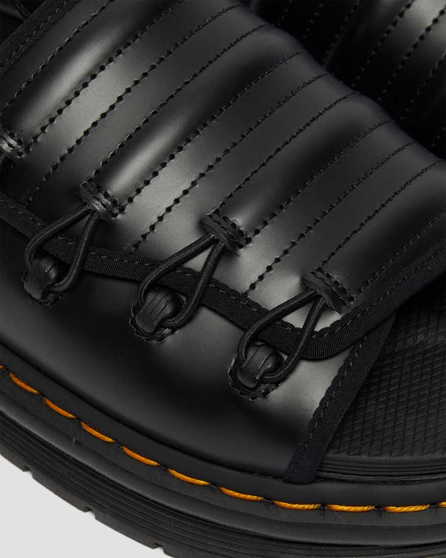 svarta dr martens mura suicoke herrsandaler