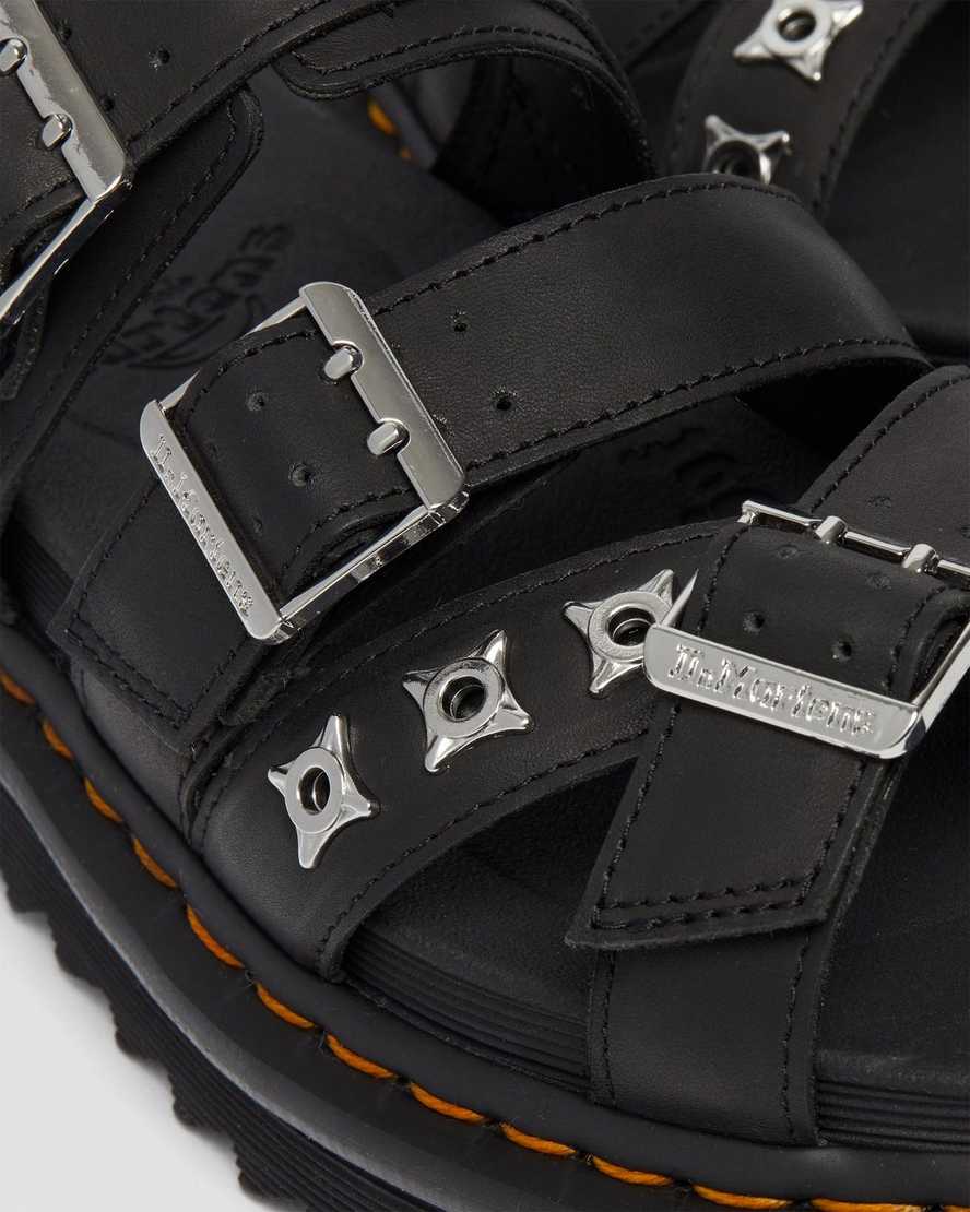 svarta dr martens ryker ii hardware strap herrsandaler