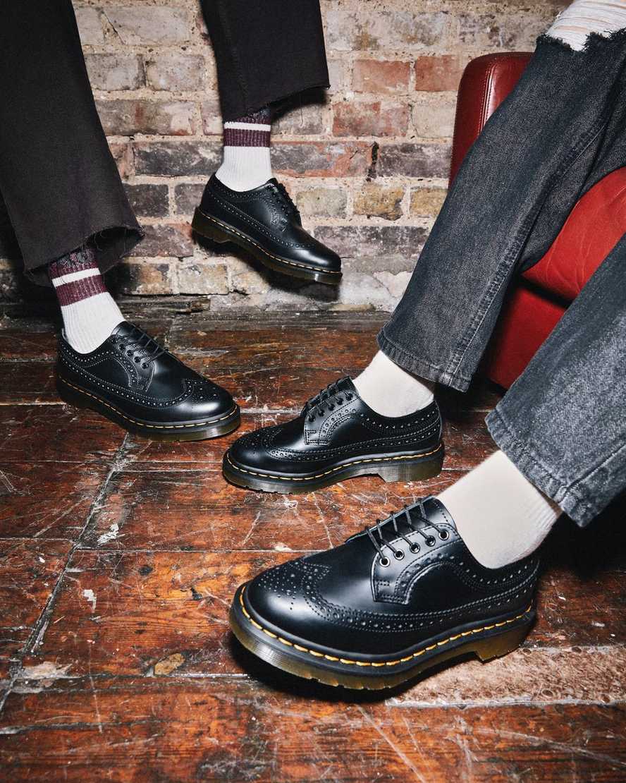 svarta dr martens 3989 yellow stitch smooth brogues för herr