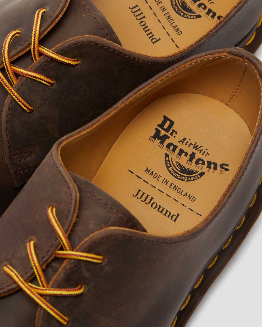 bruna dr martens archie ii jjjjound crazy horse herrskor med snörning