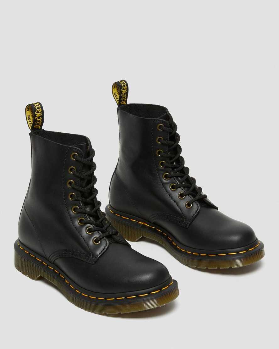 svarta dr martens 1460 pascal wanama damstövlar