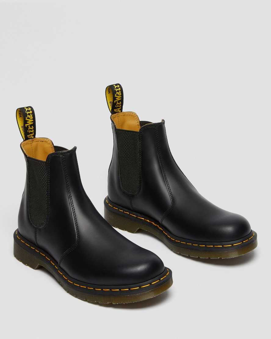 svarta dr martens 2976 yellow stitch smooth chelsea stövlar för dam