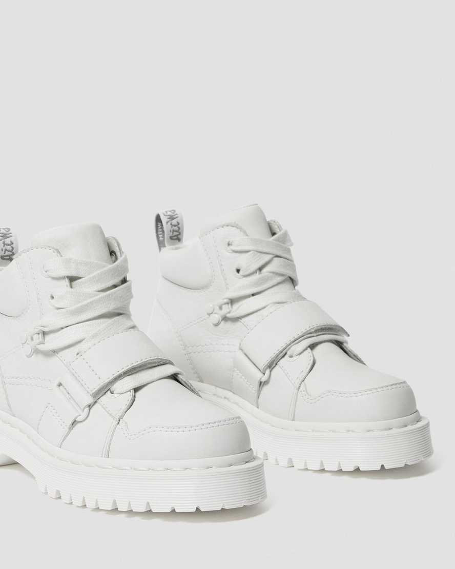 vita dr martens zuma ii damkängor med grova remmar