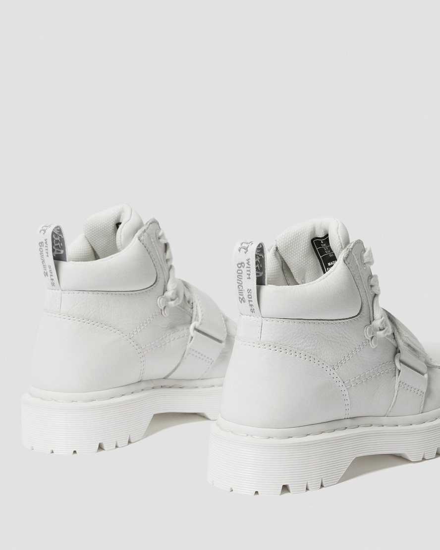 vita dr martens zuma ii damkängor med grova remmar