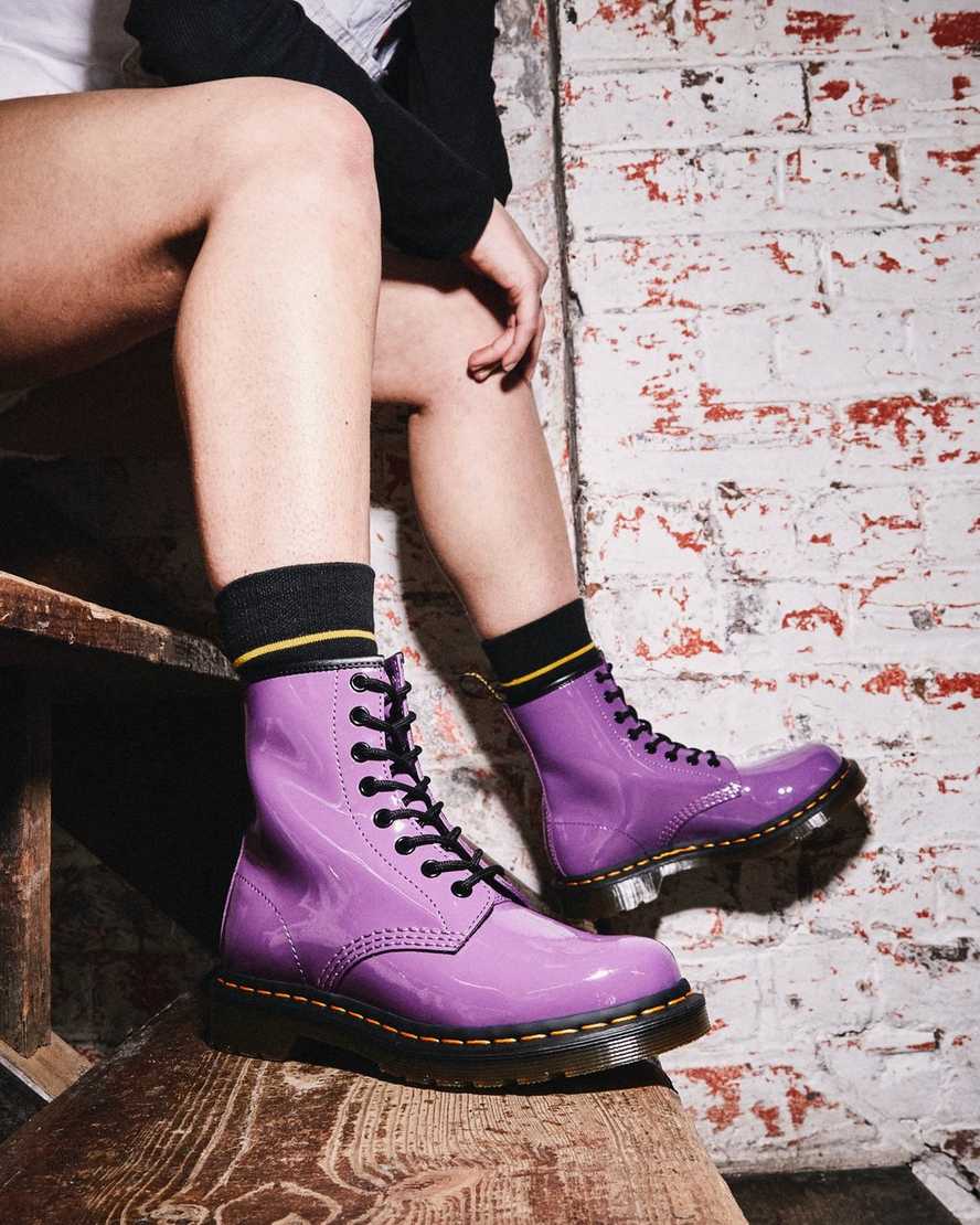 lila dr martens 1460 patent damstövlar med snörning