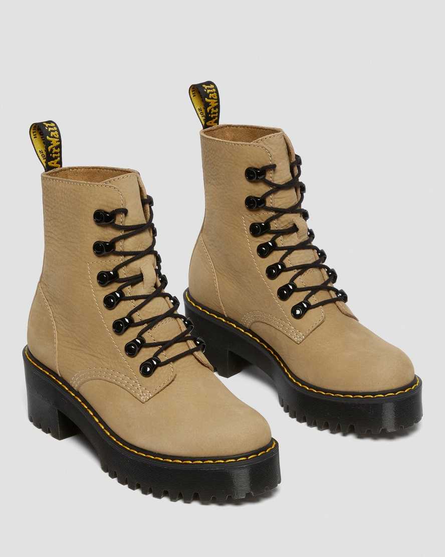 bruna dr martens leona damstövlar med snörning