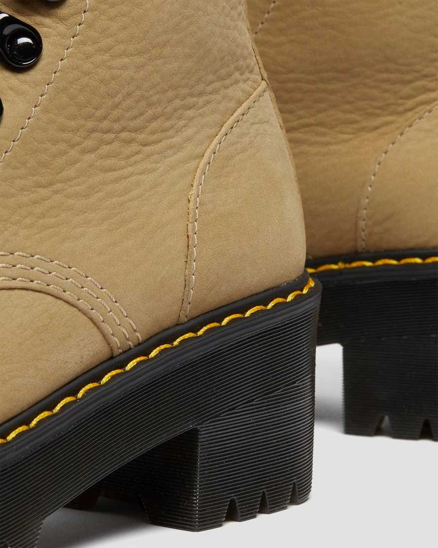 bruna dr martens leona damstövlar med snörning