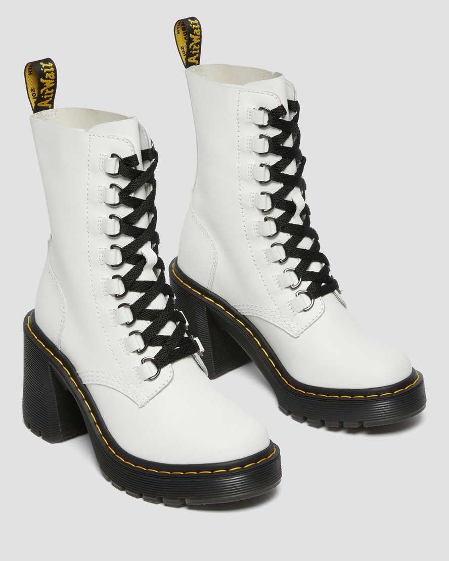 vita dr martens chesney flared heel damstövlar med snörning