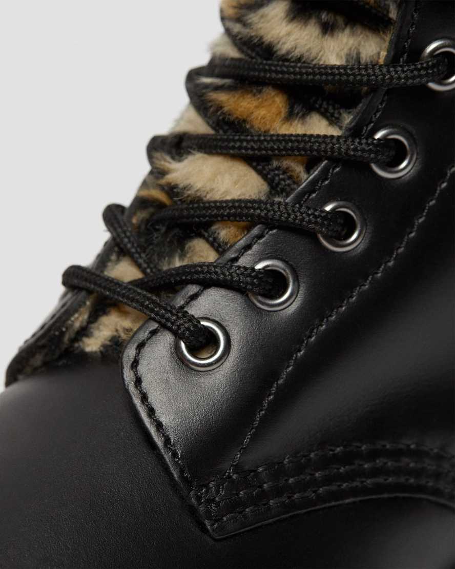 svarta dr martens 1460 serena leopard fuskpäls fodrade stövlar för dam