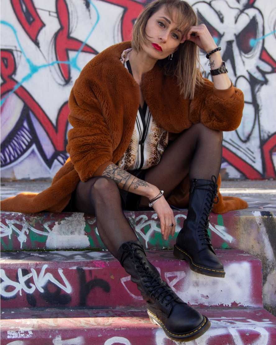 svarta dr martens 1b99 virginia höga stövlar för dam