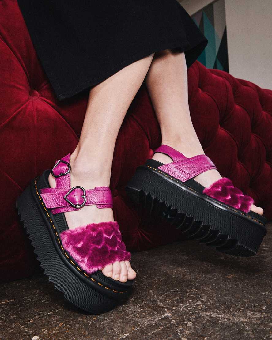rosa dr martens voss fluffy fuskpäls platåsandaler för dam