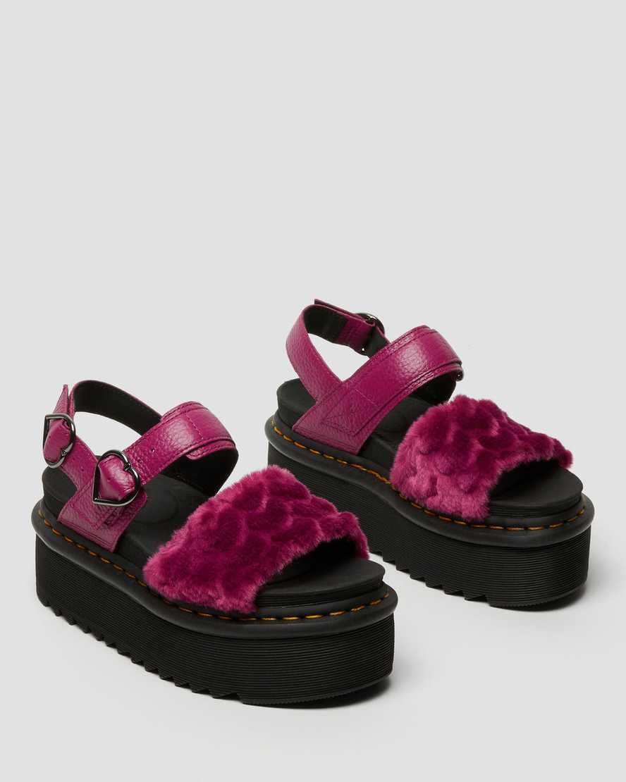 rosa dr martens voss fluffy fuskpäls platåsandaler för dam