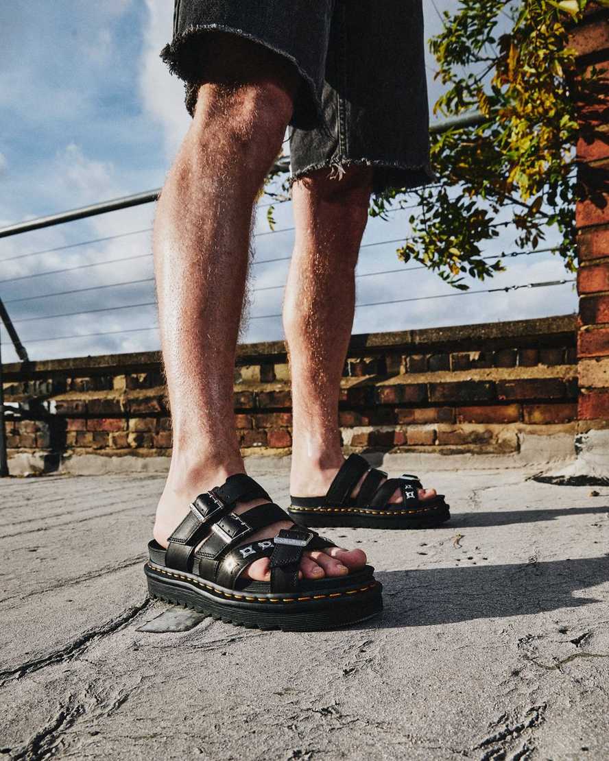 svarta dr martens ryker ii hardware strap damsandaler