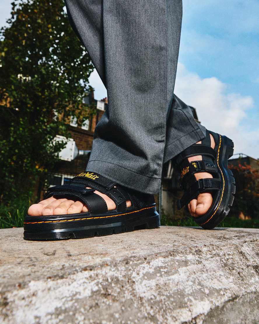 svarta dr martens pearson webbing damsandaler