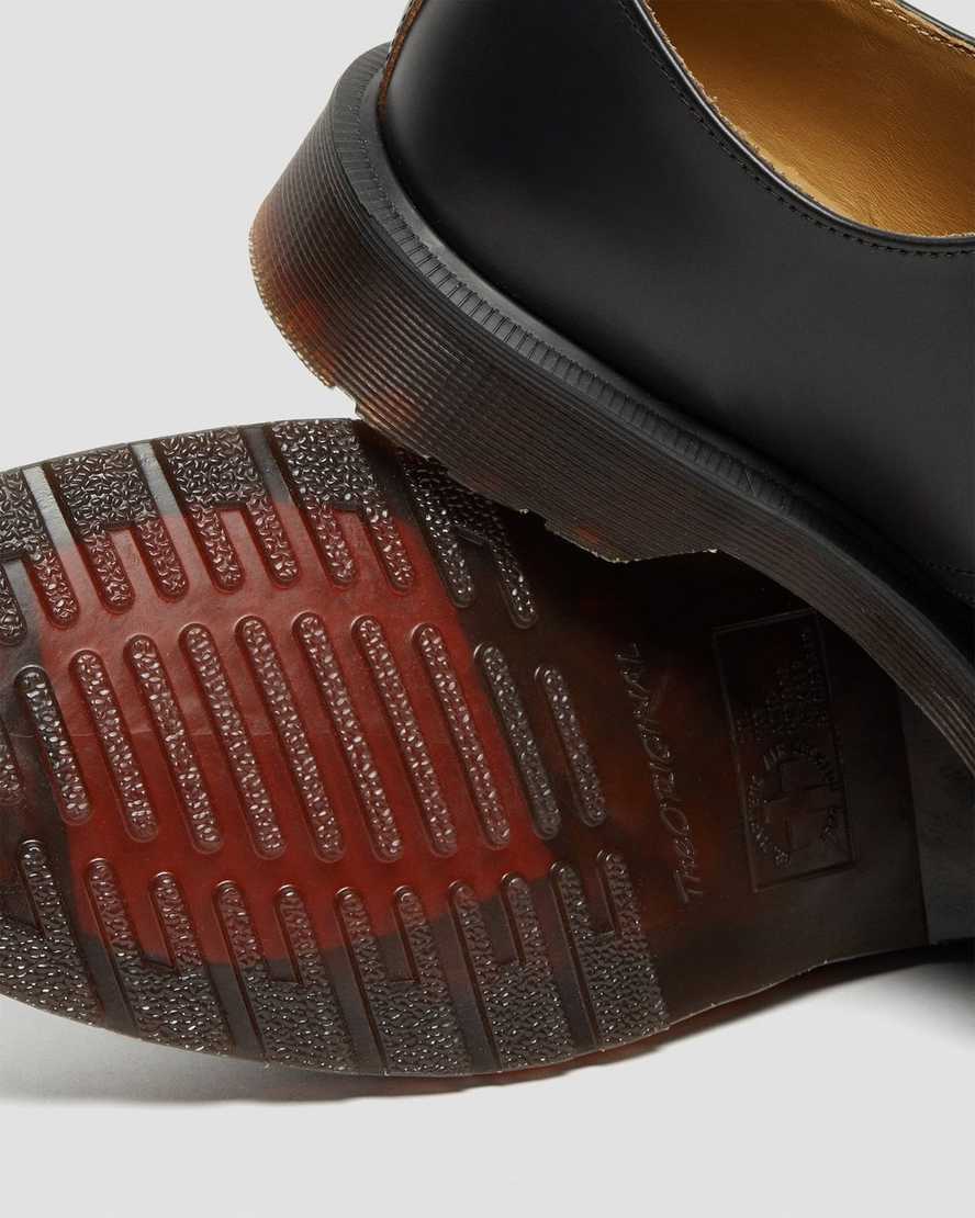 svarta dr martens smiths vintage smooth damskor