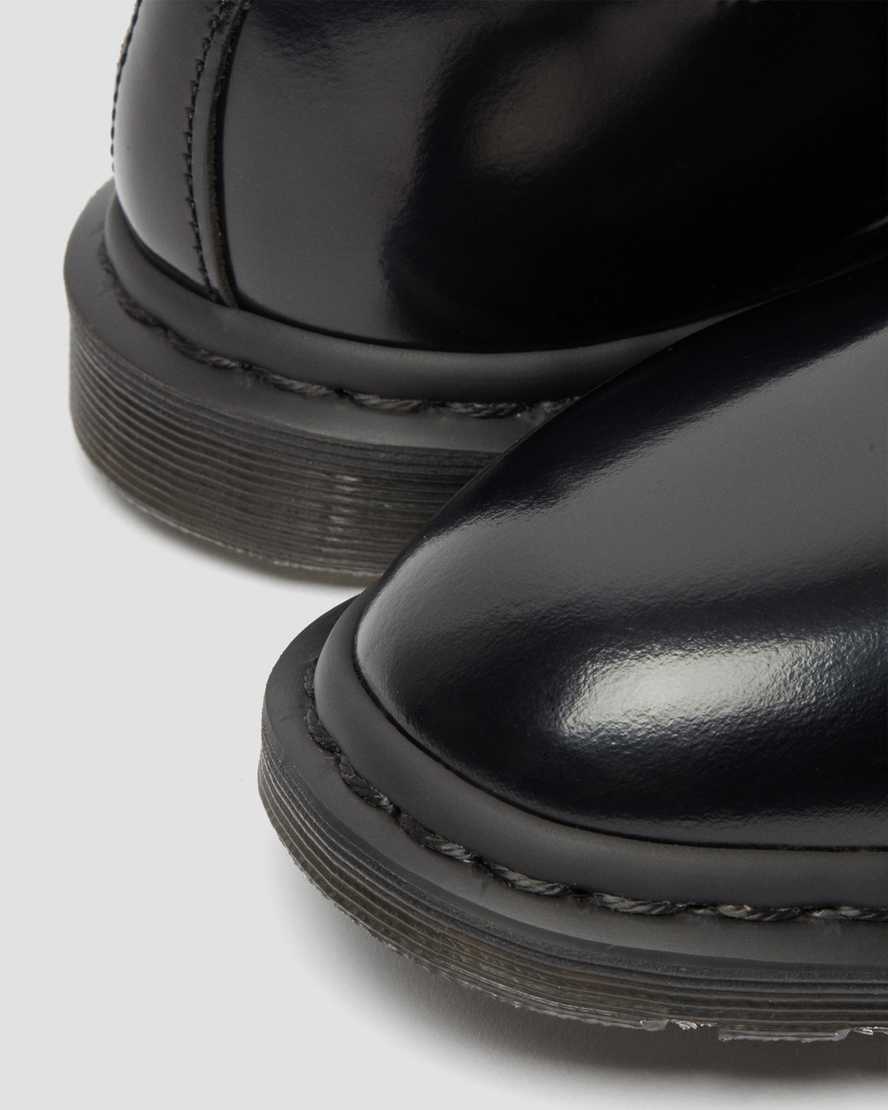 svarta dr martens archie ii smooth damskor med snörning