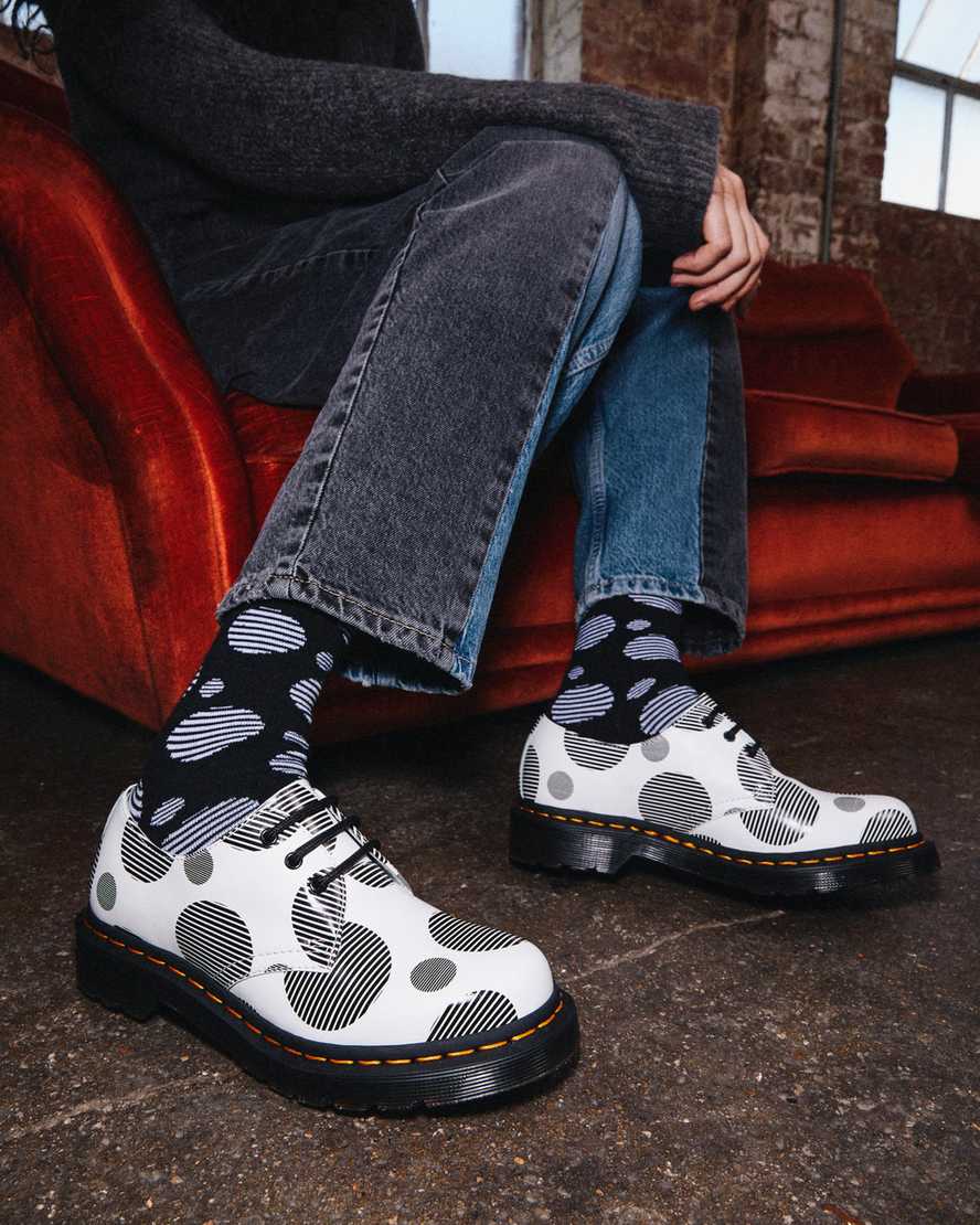 dr martens 1461 polka dot smooth oxfordskor för kvinnor i vitt och svart