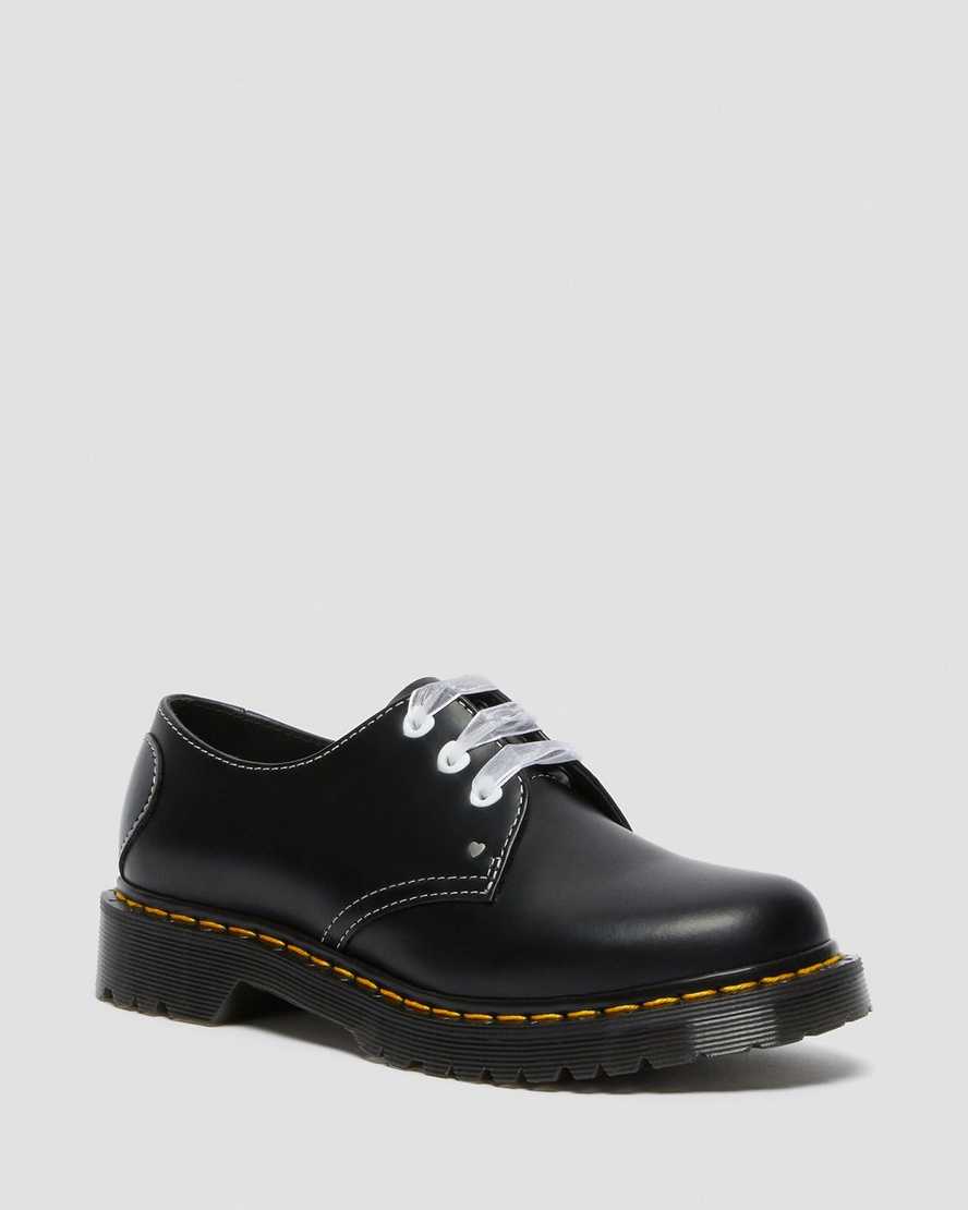 svarta dr martens 1461 hearts smooth lack oxfordskor för dam