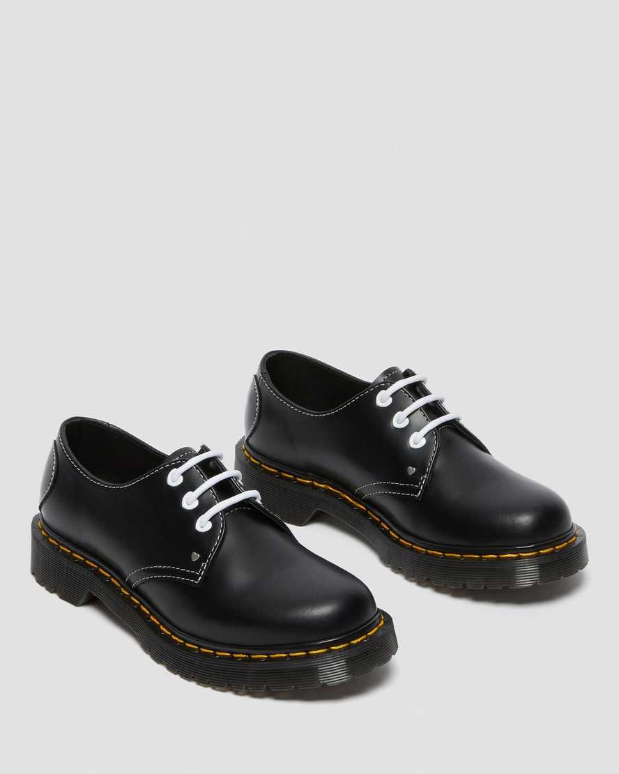svarta dr martens 1461 hearts smooth lack oxfordskor för dam