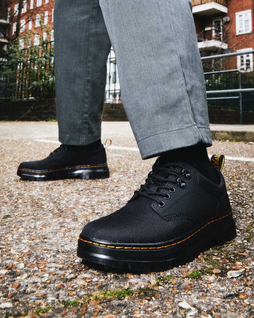 svarta dr martens reeder utility-skor för kvinnor